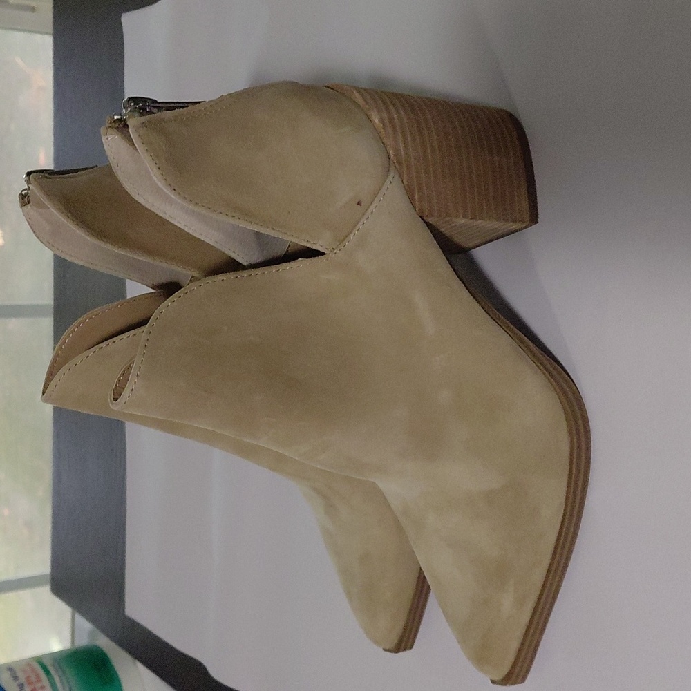 Steve Madden Tan Suede Ankle Booties Women’s Size 7 - Picture 1 of 6